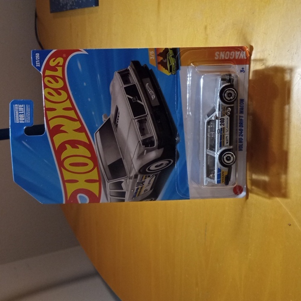 Hot Wheels Volvo 240 Drift Wagon